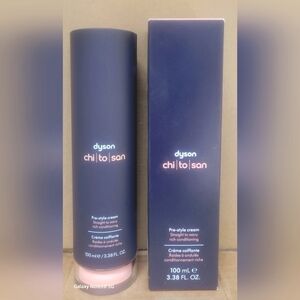 Dyson Chitosan Pre - style cream : Straight to wavy, light conditioning.
